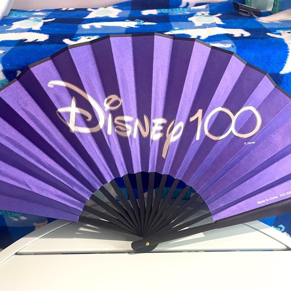 Large Disney pride fan - Picture 1 of 3